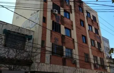 Apartamento de 1 dormitório com vaga de garagem escriturada na rua lopo gonçalves.