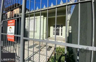 Casa para comprar com 3 dormitórios no bairro azenha