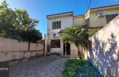 Casa com 2 quartos à venda na Rua Padre Valerio Alberton, 70, Hípica, Porto Alegre