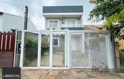 Casa em porto alegre, no bairro hípica, com 3 dormitório(s), e 3 banheiros, à venda.