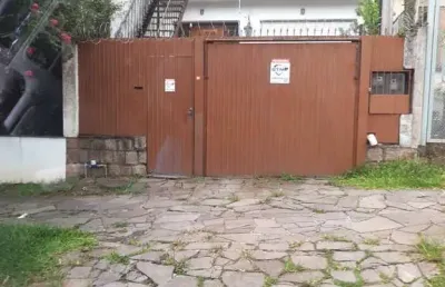 Sobrado no menino deus com 3d,  garagem para 2 carros e piscina.
