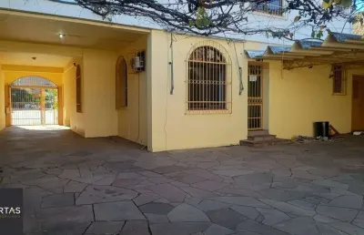 Casa com 3 quartos para alugar na Rua Conde de Porto Alegre, 71, Floresta, Porto Alegre