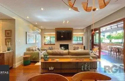 Apartamento de 200m², 4 quartos, 1 suíte e 4 vagas – moinhos de vento