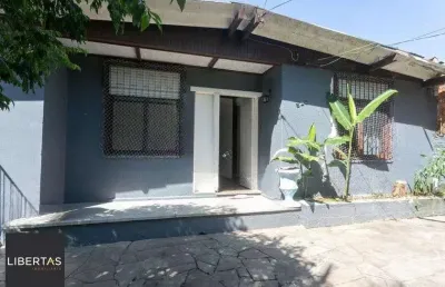 Casa com 3 dormitórios e 2 vagas no bairro parque dos maias