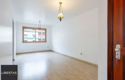 Apartamento de 72 metros privativos com 2 dormitórios no bairro petrópolis