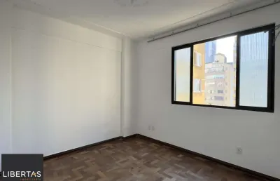 Apartamento 2 dormitórios totalmente reformado no centro histórico