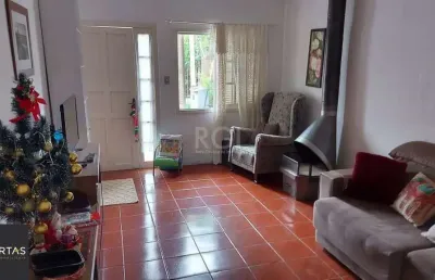 Casa com 2 quartos à venda na Avenida Frei Henrique de Coimbra, 185, Vila Ipiranga, Porto Alegre