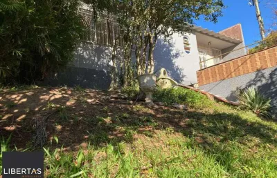 Casa 3 dormitórios, 3 banheiros, bairro teresópolis.