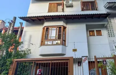 Excelente casa com 214m² privativos na rua dona paulina - bairro tristeza!
