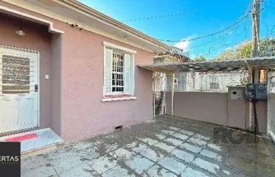 Casa em porto alegre, no bairro medianeira, com 3 dormitório(s), e 3 banheiros, à venda.