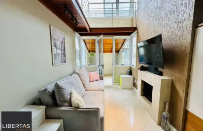 Duplex na bela vista, 2 dormitórios com espaço para home office, lareira e 2 vagas