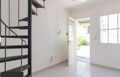 Aconchegante sobrado com 1 dormitório, suíte, vaga, no bairro são josé em porto alegre/rs.