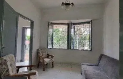 Casa de 4 dormitórios, 2 banheiros para venda pronta para morar no bairro partenon em porto alegre/rs.