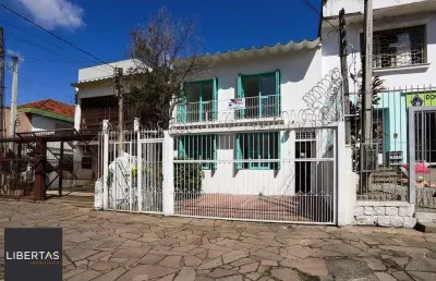 Casa com 5 quartos à venda na Rua Bernardo Pires, 81, Santana, Porto Alegre