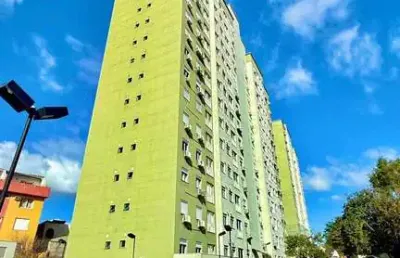 Apartamento com 02 quarto (01 suíte) e 01 vaga no bairro glória