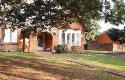 Casa com 3 quartos à venda na Rua Chavantes, 429, Vila Assunção, Porto Alegre