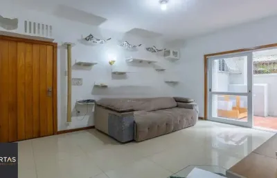 Apartamento de 2 dormitórios no centro histórico de poa