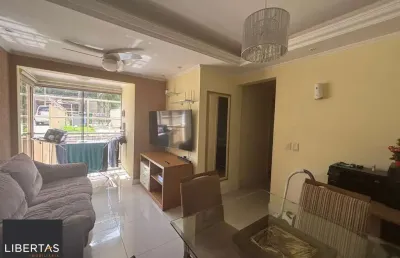 Apartamento térreo com piscina à venda com 2 dormitórios 52 m²
