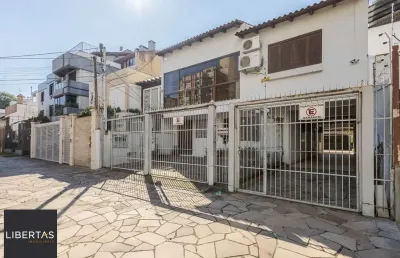 Casa com 6 quartos à venda na Rua Luzitana, 1938, Higienópolis, Porto Alegre