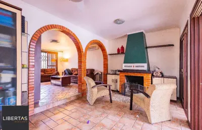 Casa com 3 quartos à venda na Rua Comandai, 550, Cristal, Porto Alegre