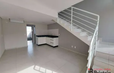 Casa com 2 dormitórios para alugar, 72 m² por r$ 2.500 + taxas/mês - bom retiro - joinville/sc