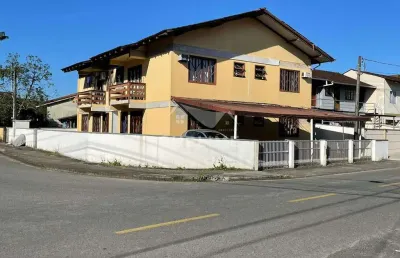 Casa com 2 quartos à venda no Bom Retiro, Joinville 