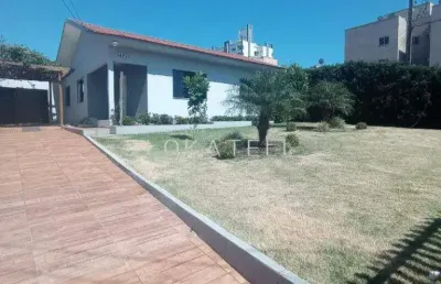 Casa residencial 3 quartos à venda no bairro centro em toledo por r$ 500.000,00