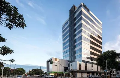 Sala comercial à venda no bairro centro em toledo por r$ 661.816,11