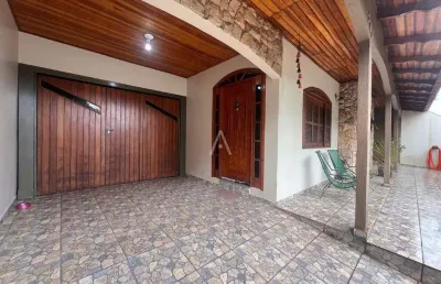 Casa à venda com 2 suítes e 3 quartos, localizada no bairro alto alegre, em cascavel - pr., por r$ 990.000,00