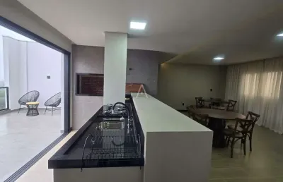 Amplo apartamento com 1 suíte mais 1 demi-suíte no industrial