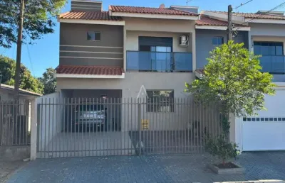 Sobrado 3 quartos à venda no bairro jardim gisela em toledo por r$ 650.000,00