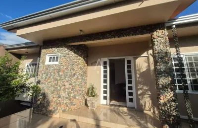 Casa residencial 3 quartos sendo 1 suíte à venda no bairro parque sao paulo em cascavel por r$ 990.000,00