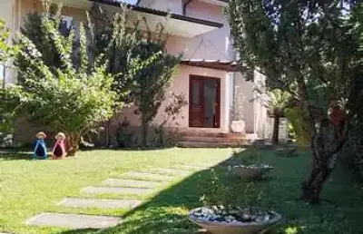 Casa alto padrão com 4 dormitórios à venda, 1049m² por r$1.300.000 - cond. pedra
