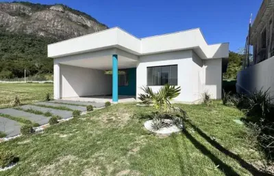 Casa com 3 quartos á venda, 375m² por r$ 799.000 - cond. alphaville ii - maricá/