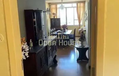 Excelente cobertura  no coração de volta redonda, com 3 quartos e dependência de empregada à venda