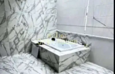 Viva o sonho: residência exclusiva de 5 quartos e 4 suítes em um oasis de luxo no coração do bairro