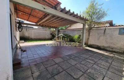 Casa espaçosa com vasto terreno a venda na vila santa cecília, o bairro mais tradicional de volta r
