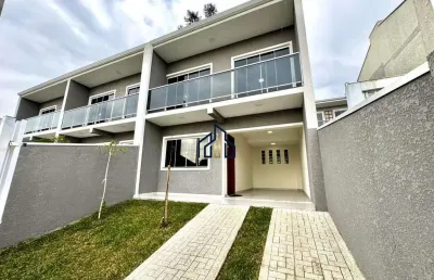 Sobrado c/2 suites, terreno amplo e garagem coberta