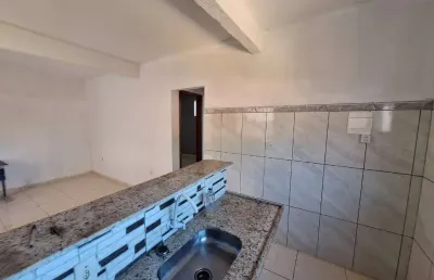 Casa com 2 quartos para alugar na rua e, 60, mar do norte, rio das ostras, 60 m2 por r$ 1.050