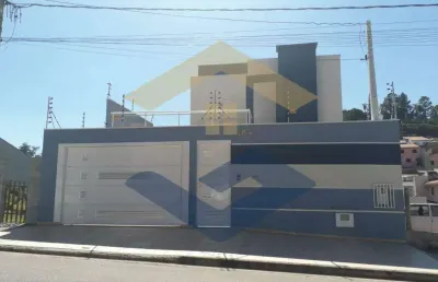 Casa à venda com 3 quartos, suíte, piscina aquecida, 4 vagas, jardim e deck com pergolado - jardim caçula - jundiaí/sp