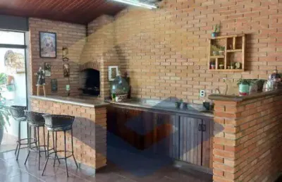 Casa à venda c/ 336 m², 03 dorms, 01 suíte, 03 vagas, piscina e espaço gourmet - jardim florestal / - jundiaí-sp (prox. maxi shopping/ki barato)