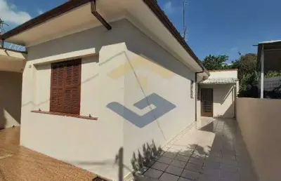 Casa p/ venda c/ 98 m², 2 dorms, sala, banheiro, cozinha, área de serviço, quintal arborizado, 2 vagas - jd. pacaembu / colônia - jundiaí/sp