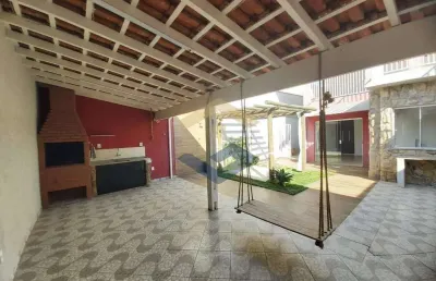 Casa assobradada p/ venda c/ 239 m², 3 suítes ou escritório, salas amplas, charmoso espaço gourmet, 3 vagas - torres de são josé - jundiaí/sp
