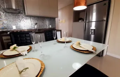 Apartamento vista mar decorado bem no centro  de navegantes - 100m do mar