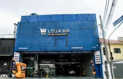Ampla estrutura comercial com aluguel garantido: invista em um prédio/galpão completo!