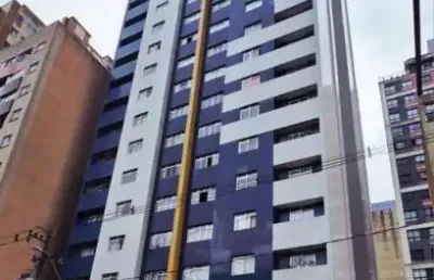 Ótimo apartamento no centro de curitiba edifício guido viaro
