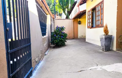 Uma casa admirável na melhor localização do vale do ipê. r$ 880.000,00