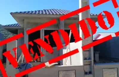 Casa com 2 quartos à venda na travessa dos cardeais, 9863, forquilhas, são josé por r$ 310.000