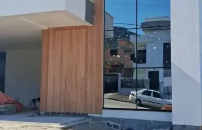 Casa com 3 quartos à venda na rua luca, 8899, pagani, palhoça por r$ 1.479.000