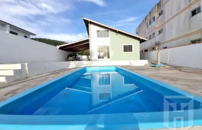 Casa com 2 quartos à venda na rua vidal vicente andrade, 451, forquilhas, são josé por r$ 740.000